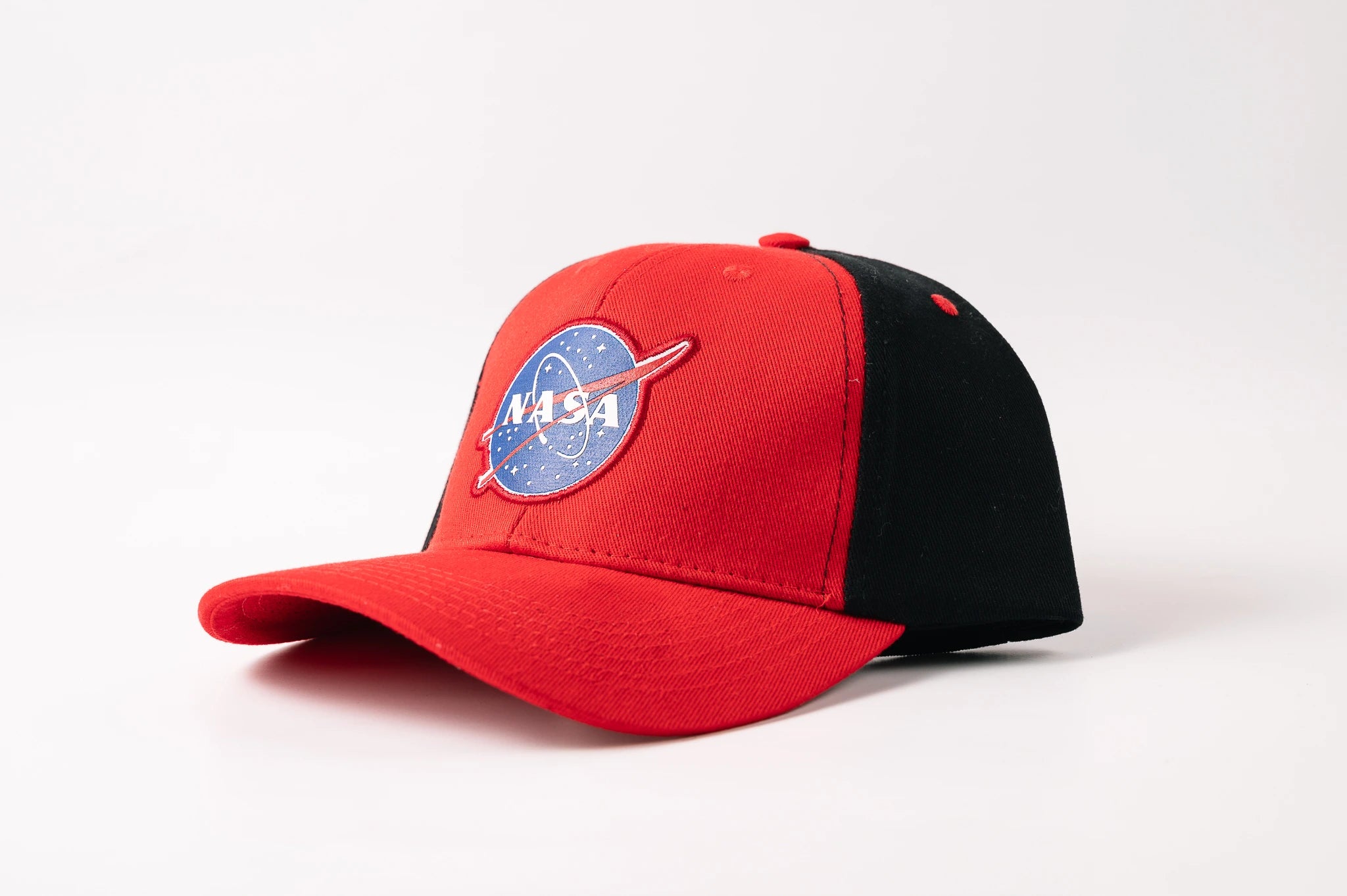Boné Vermelho - Aba Curva - NASA Meatball