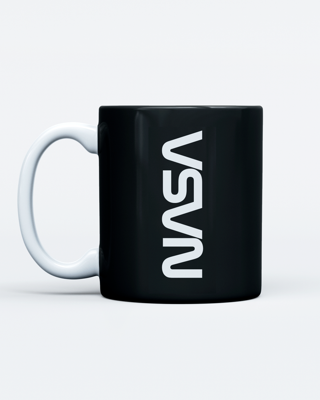 Caneca De Cerâmica Preta – Saturno NASA Worm